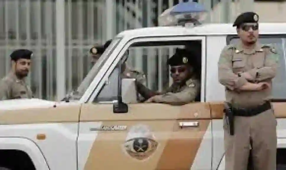 الداخلية السعودية تعلن القبض على آلاف الوافدين وبدء إبعادهم عن المملكة